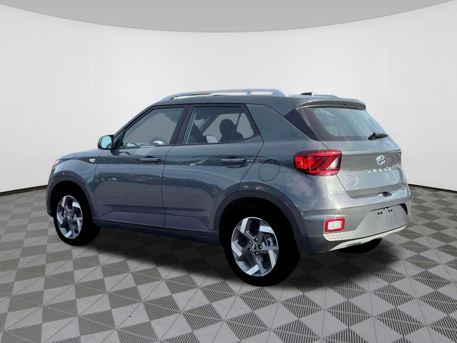 New 2026 Hyundai Venue SEL FWD image 4