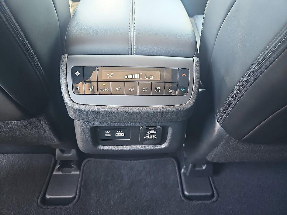 Used 2024 Nissan Pathfinder Platinum AWD/4WD image 30
