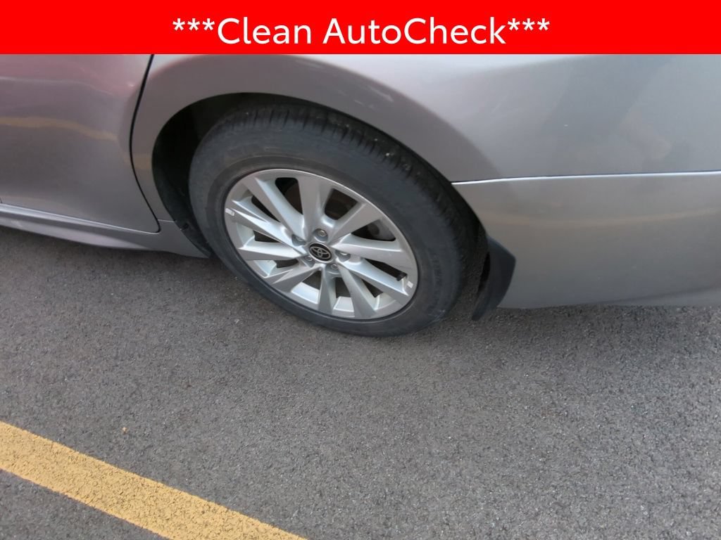 Used 2024 Toyota Camry SE FWD image 4