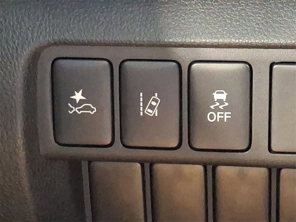 New 2025 Mitsubishi Eclipse Cross ES image 12