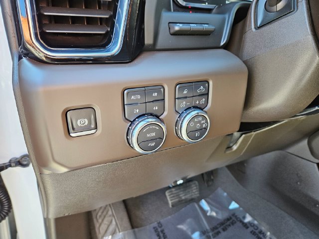 Used 2025 GMC Sierra 3500 Denali w/ Denali Reserve Package AWD/4WD image 27