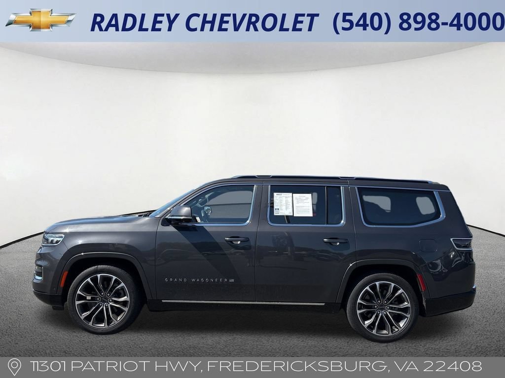 Used 2022 Jeep Grand Wagoneer Series III w/ Rear Seat Video Group 1 AWD/4WD image 18
