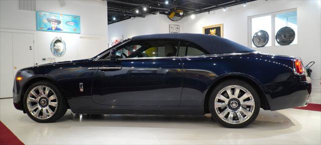 Used 2016 Rolls-Royce Dawn RWD image 13
