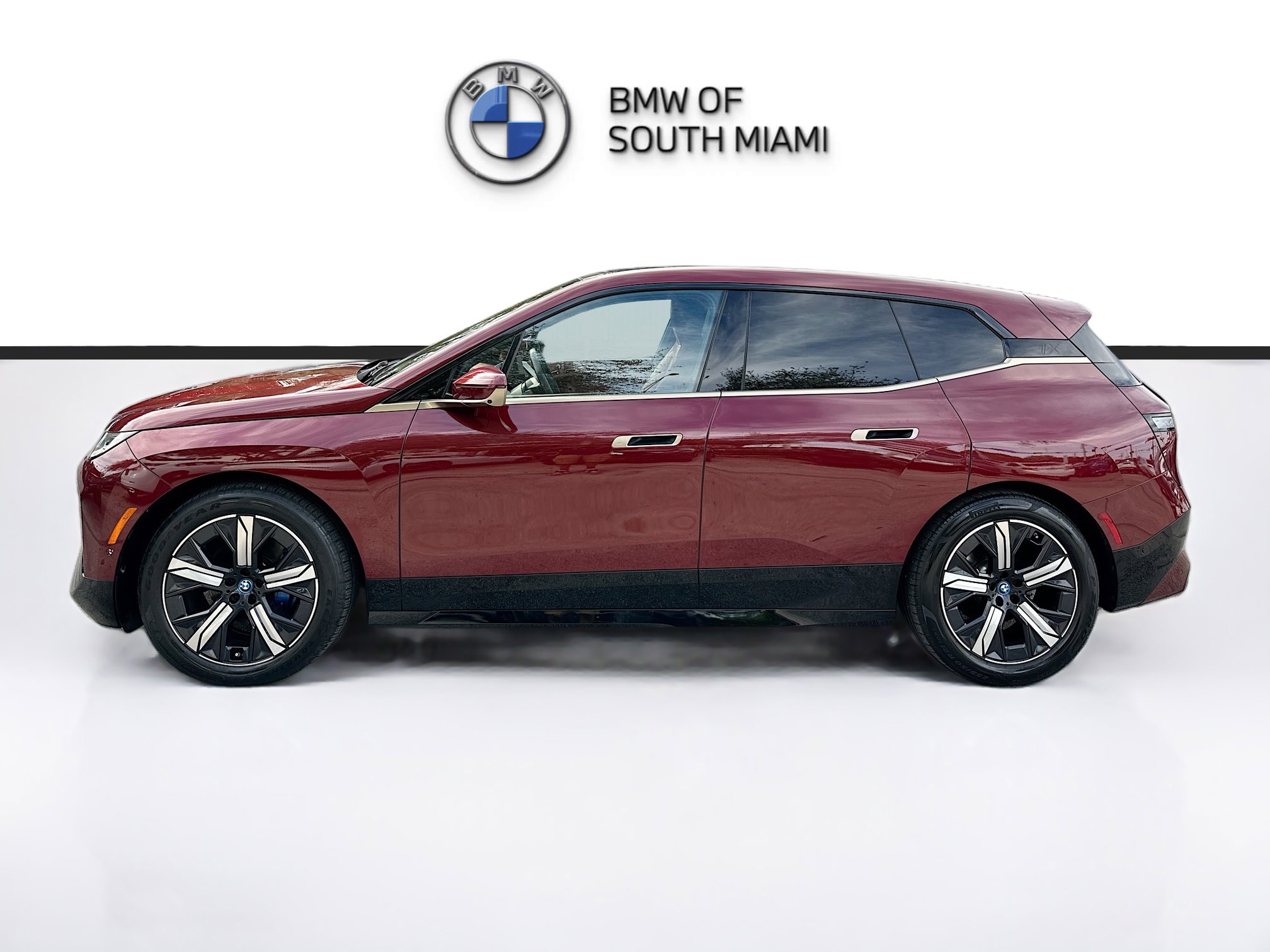 Certified 2022 BMW iX xDrive50 w/ Premium Package image 4