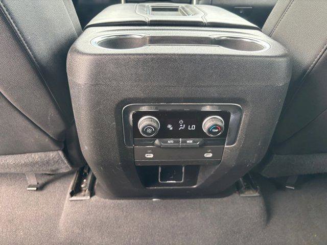 Used 2023 Chevrolet Suburban LT RWD image 17