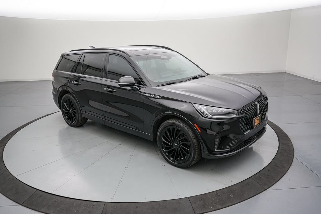 Used 2025 Lincoln Aviator Reserve w/ Jet Appearance Package AWD/4WD image 2