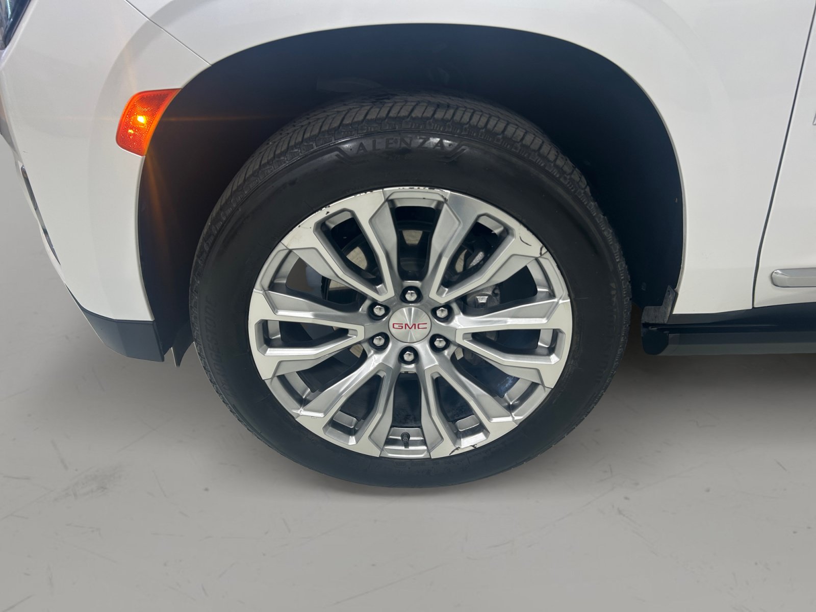 Used 2024 GMC Yukon Denali AWD/4WD image 9