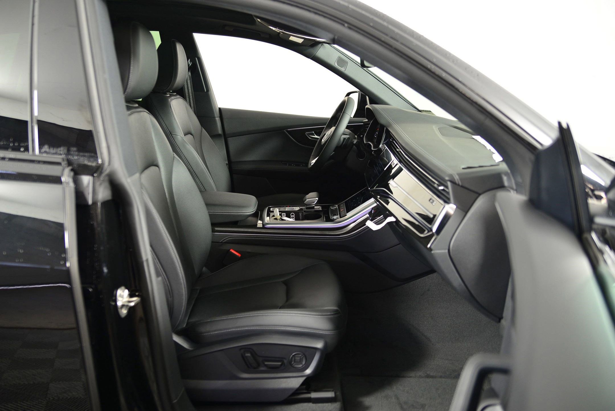 New 2025 Audi Q8 Premium Plus image 19