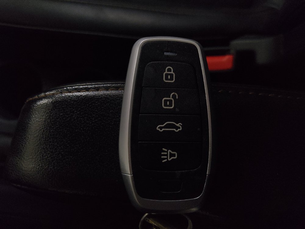 Used 2020 Chevrolet Trax LT w/ LT Convenience Package FWD image 32