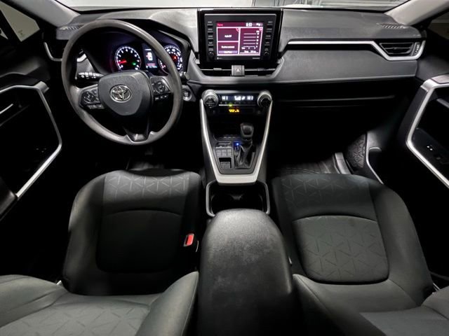 Used 2021 Toyota RAV4 XLE AWD/4WD image 17