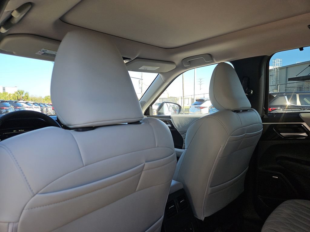 New 2026 Mitsubishi Outlander SEL FWD image 12