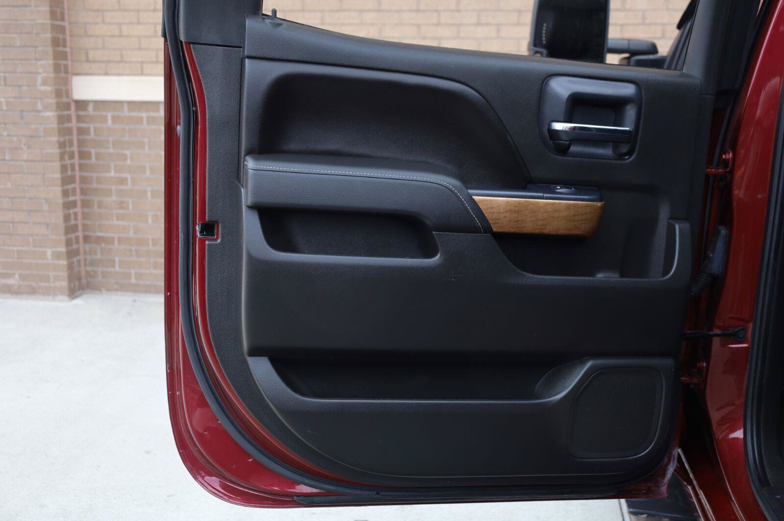 Used 2015 Chevrolet Silverado 1500 LTZ w/ Max Trailering Package AWD/4WD image 18