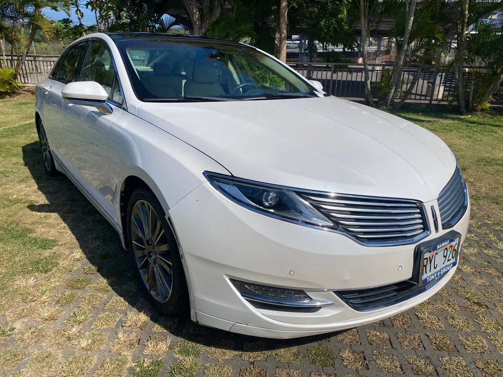 Used 2013 Lincoln MKZ FWD image 1