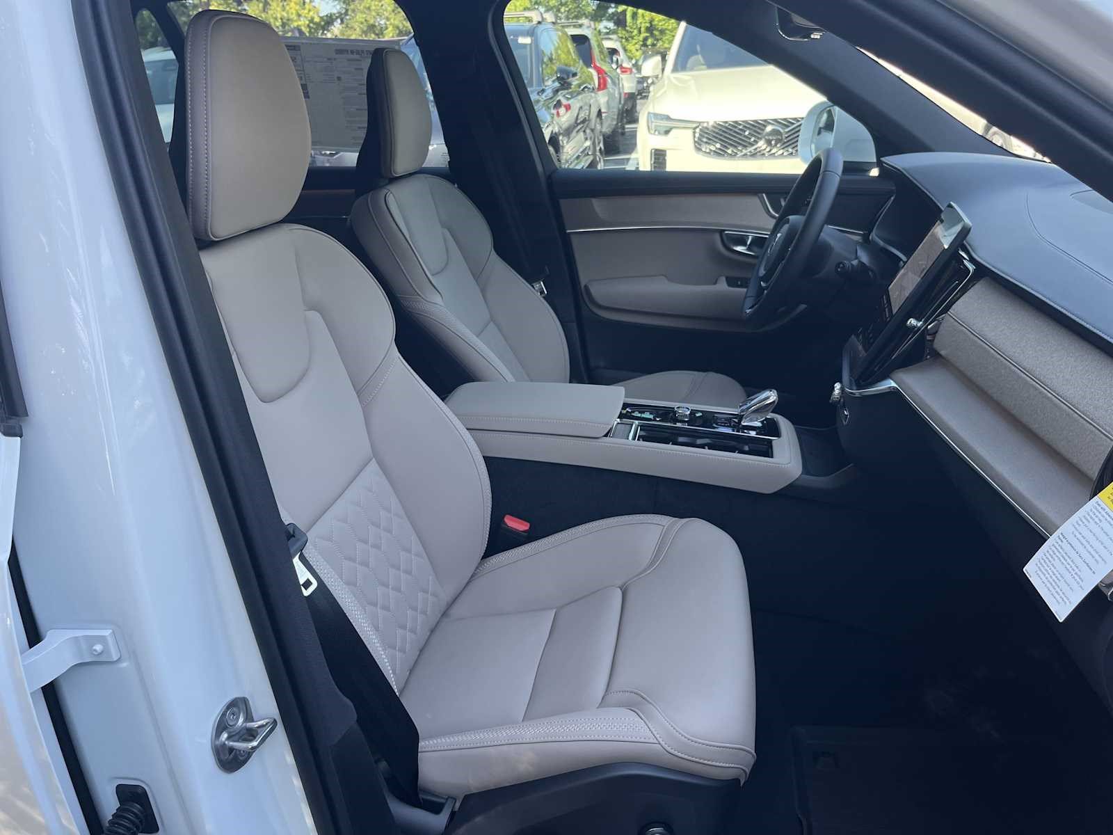 Used 2026 Volvo XC90 T8 Plus w/ Protection Package Premier AWD/4WD image 56