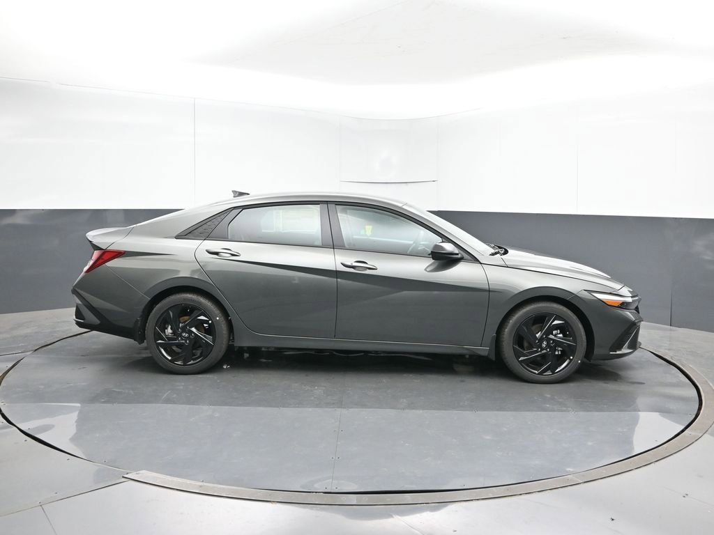 New 2026 Hyundai Elantra SEL Sport Premium FWD image 6