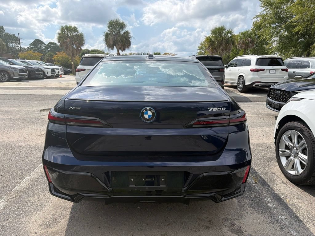 Used 2026 BMW 750e xDrive AWD/4WD image 7