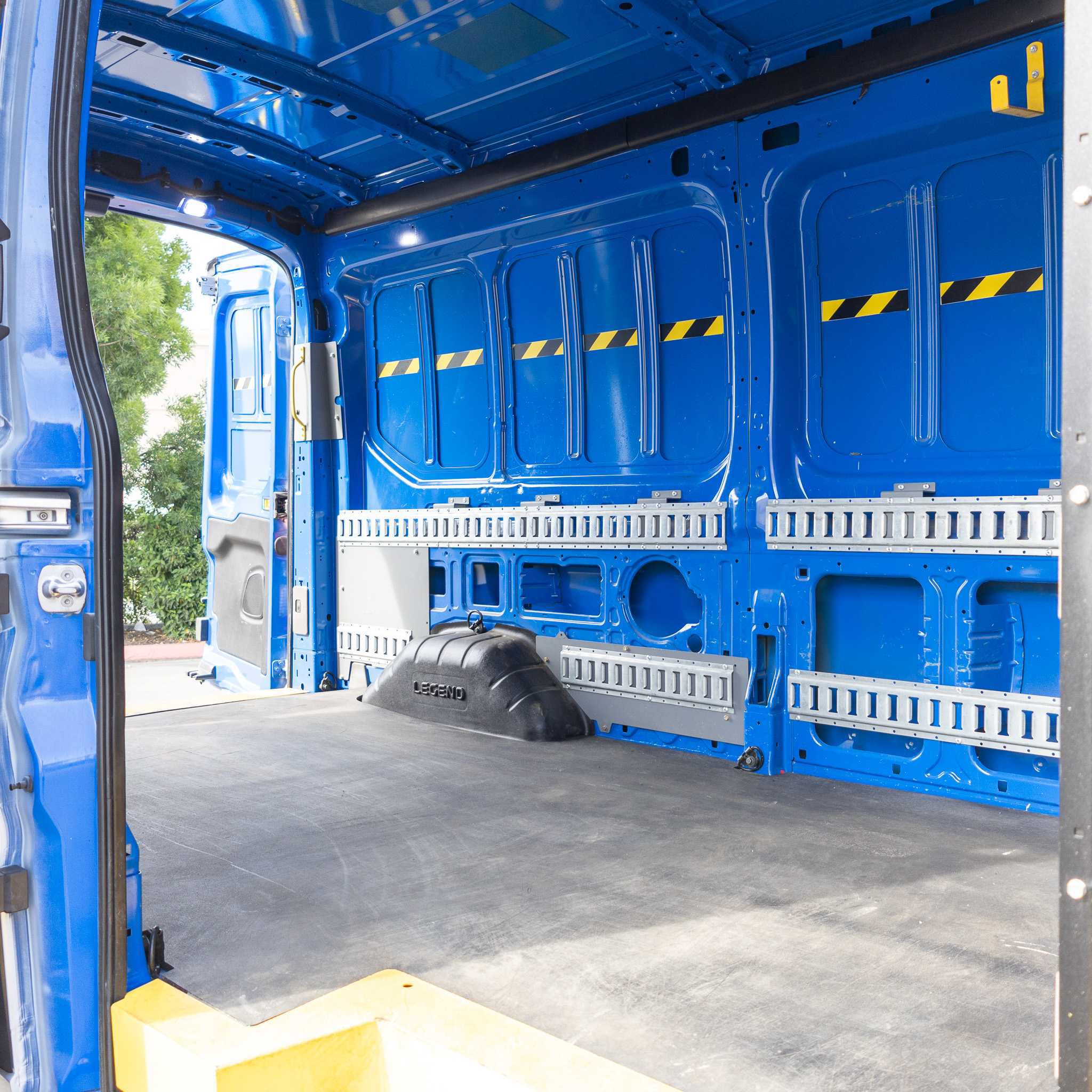 Used 2020 Ford Transit 250 Medium Roof image 24