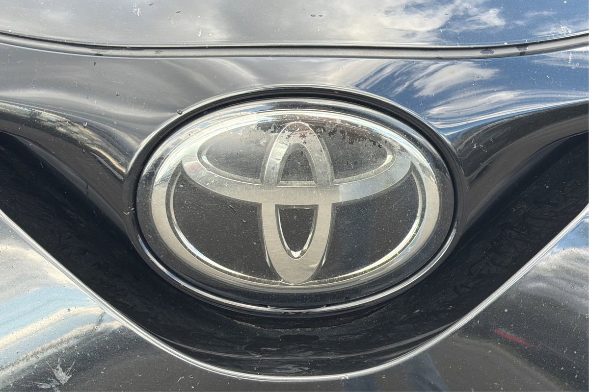Used 2018 Toyota C-HR XLE image 25