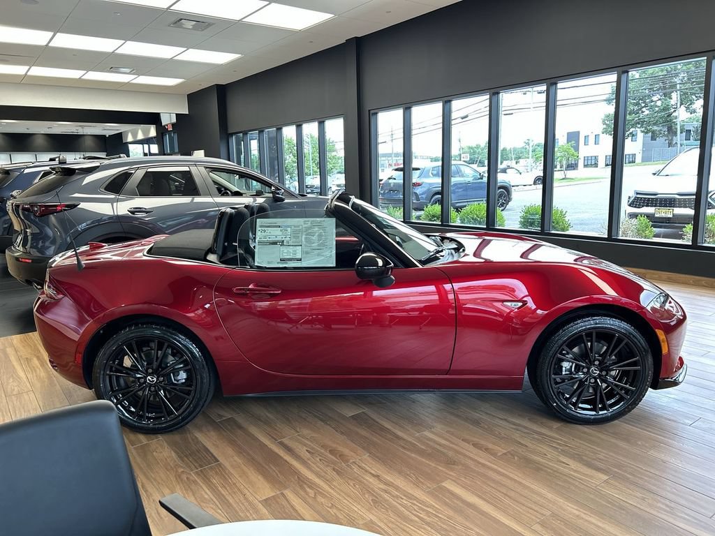 New 2026 MAZDA MX-5 Miata Club w/ Weather Package RWD image 9