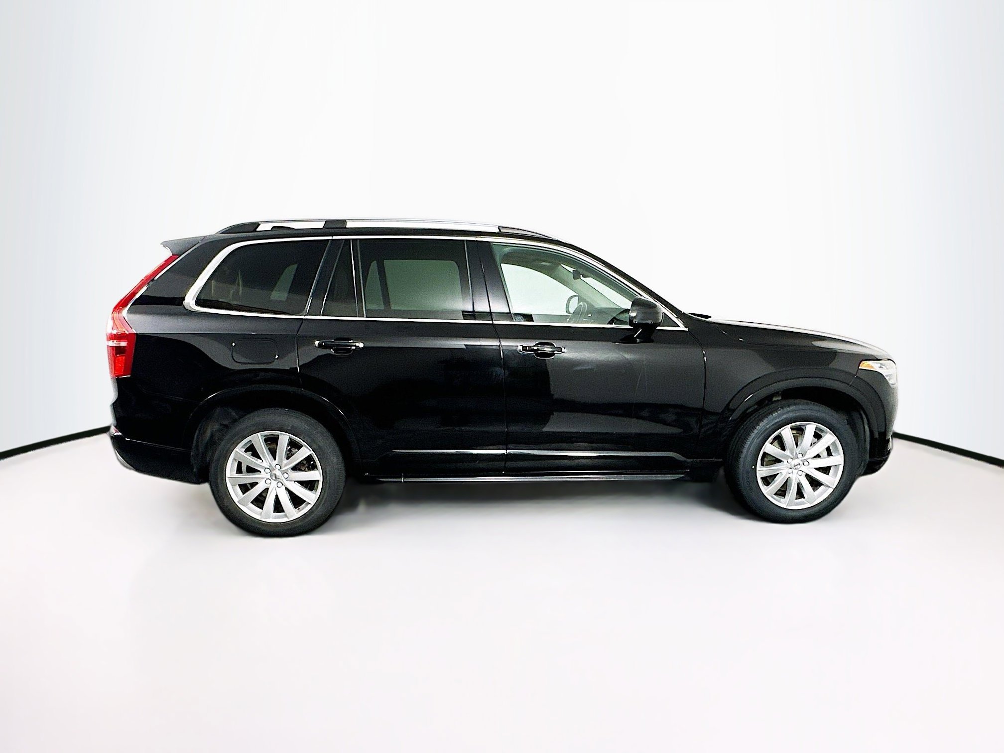 Used 2016 Volvo XC90 T6 Momentum AWD/4WD image 10