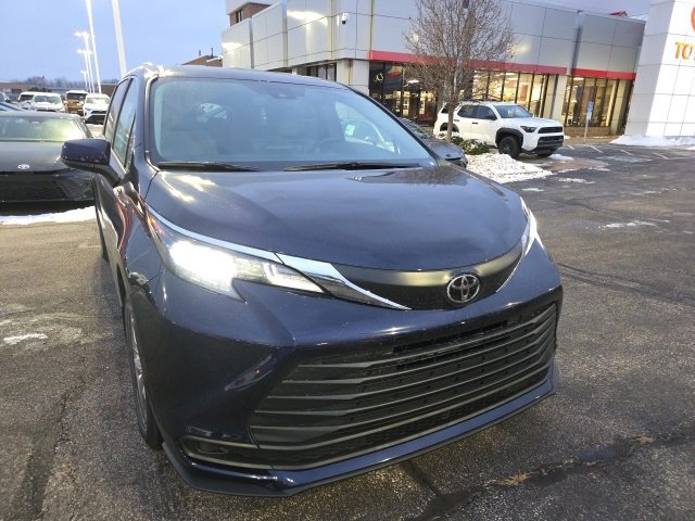 New 2026 Toyota Sienna LE