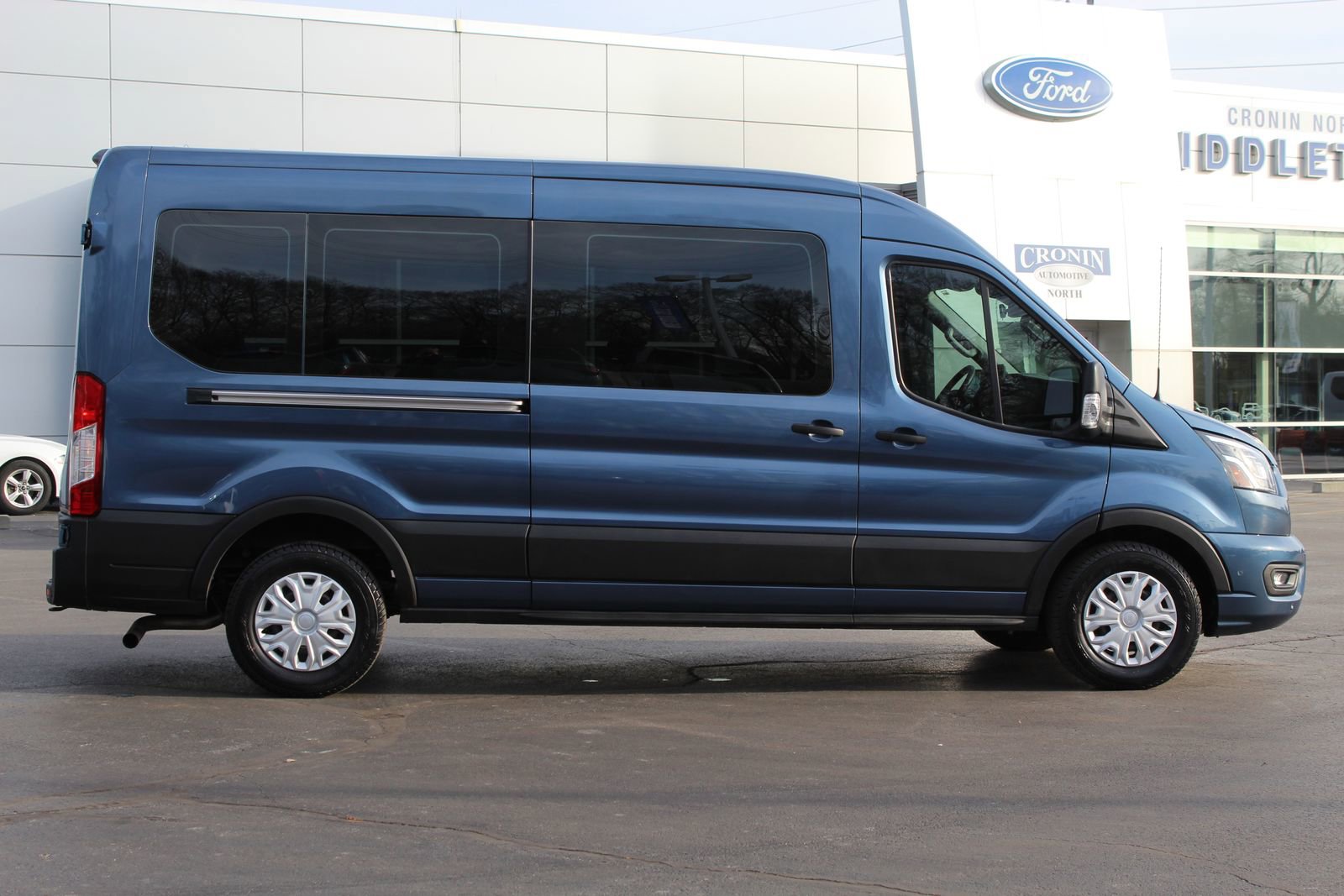 Used 2023 Ford Transit 350 XLT image 8