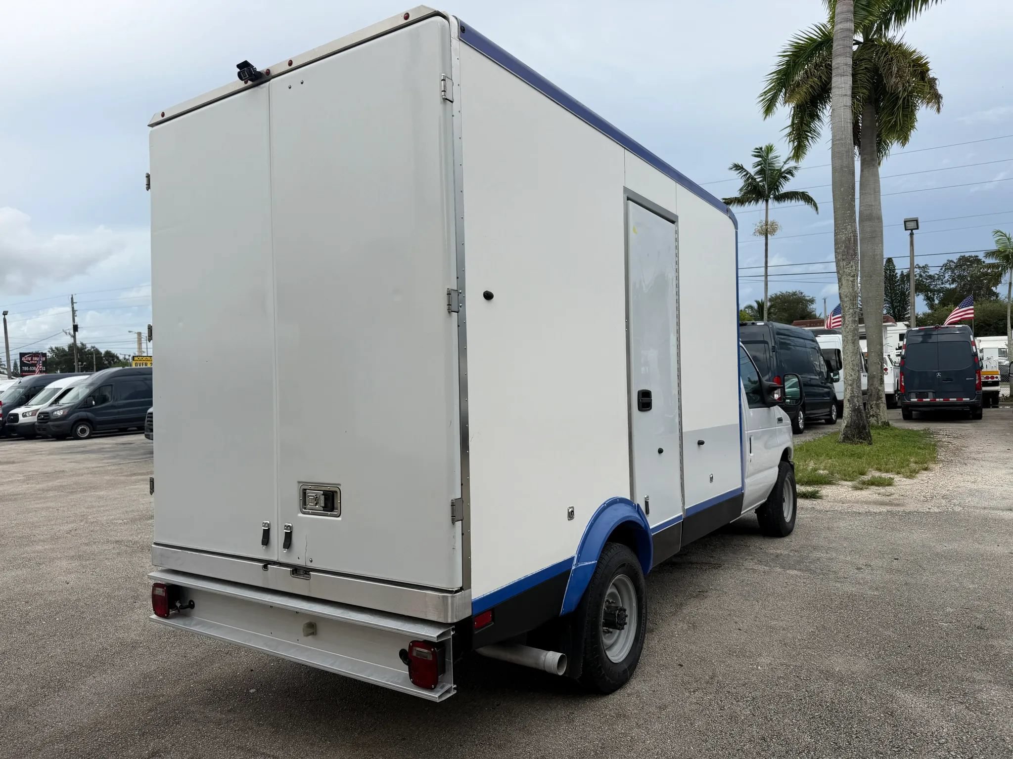 Used 2023 Ford E-350 and Econoline 350 Super Duty w/ Power Windows & Locks Group RWD image 8