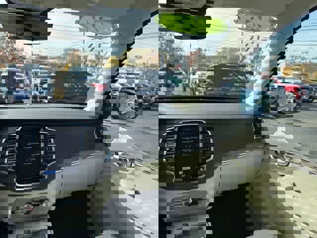 Used 2023 Volvo XC90 B6 Plus w/ Protection Package image 16