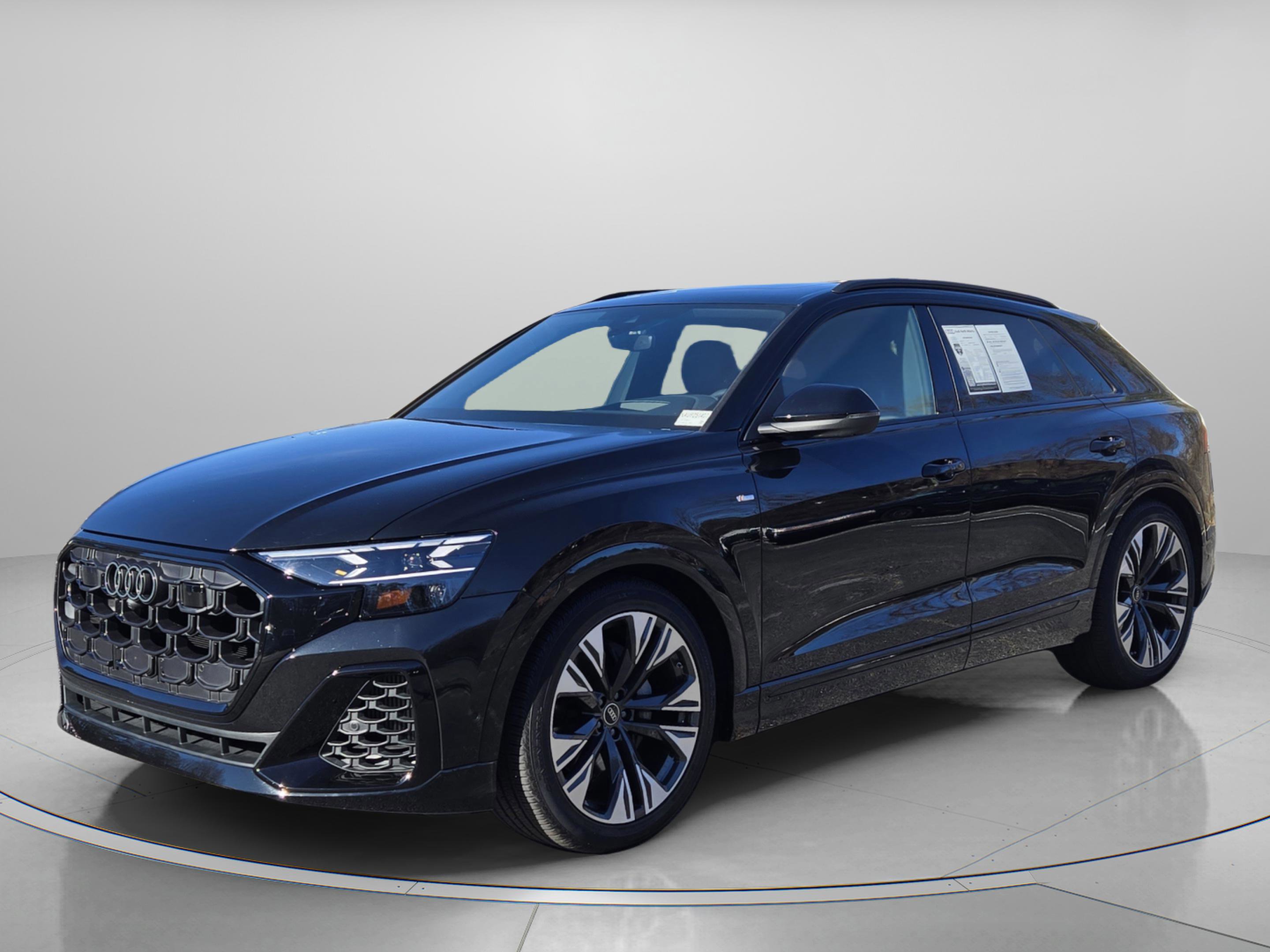 Used 2025 Audi Q8 Prestige w/ Prestige Package image 2