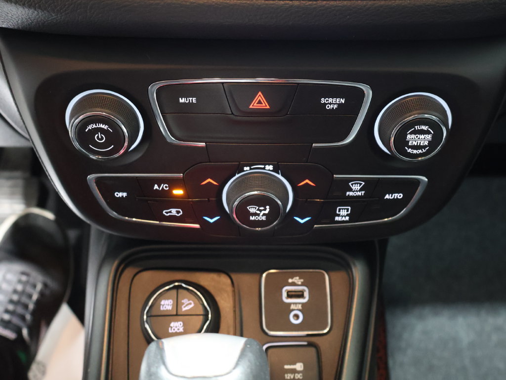 Used 2018 Jeep Compass Trailhawk w/ Cold Weather Group AWD/4WD image 34