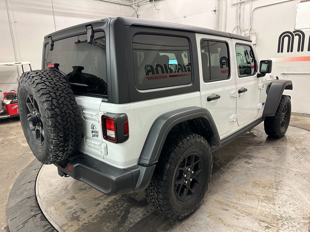 Used 2024 Jeep Wrangler Unlimited image 15