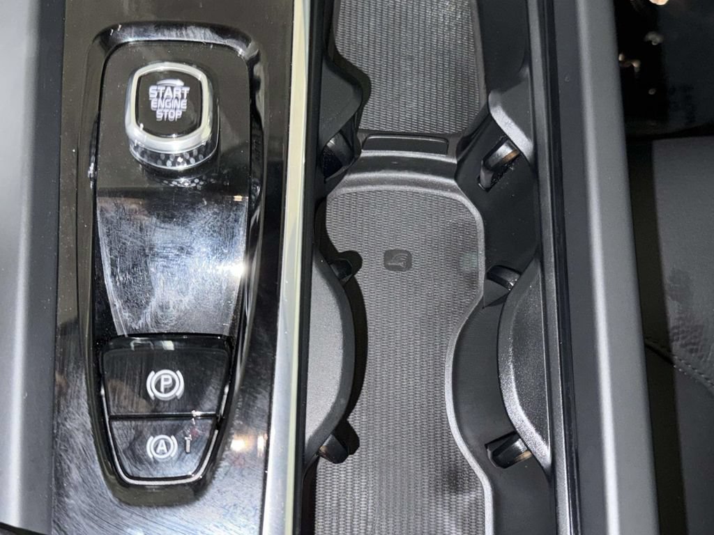 Used 2024 Volvo XC60 B5 Plus w/ Protection Package Premier AWD/4WD image 23
