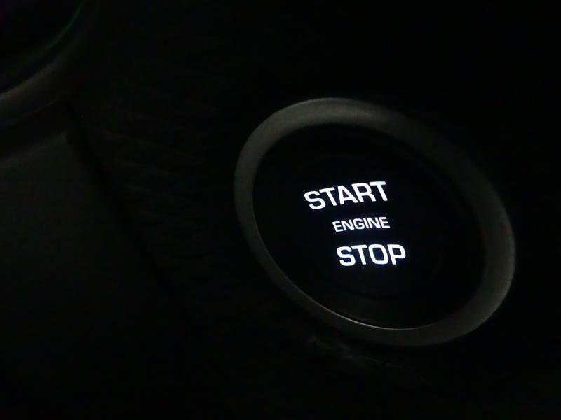 Used 2018 Land Rover Range Rover Velar R-Dynamic SE image 21