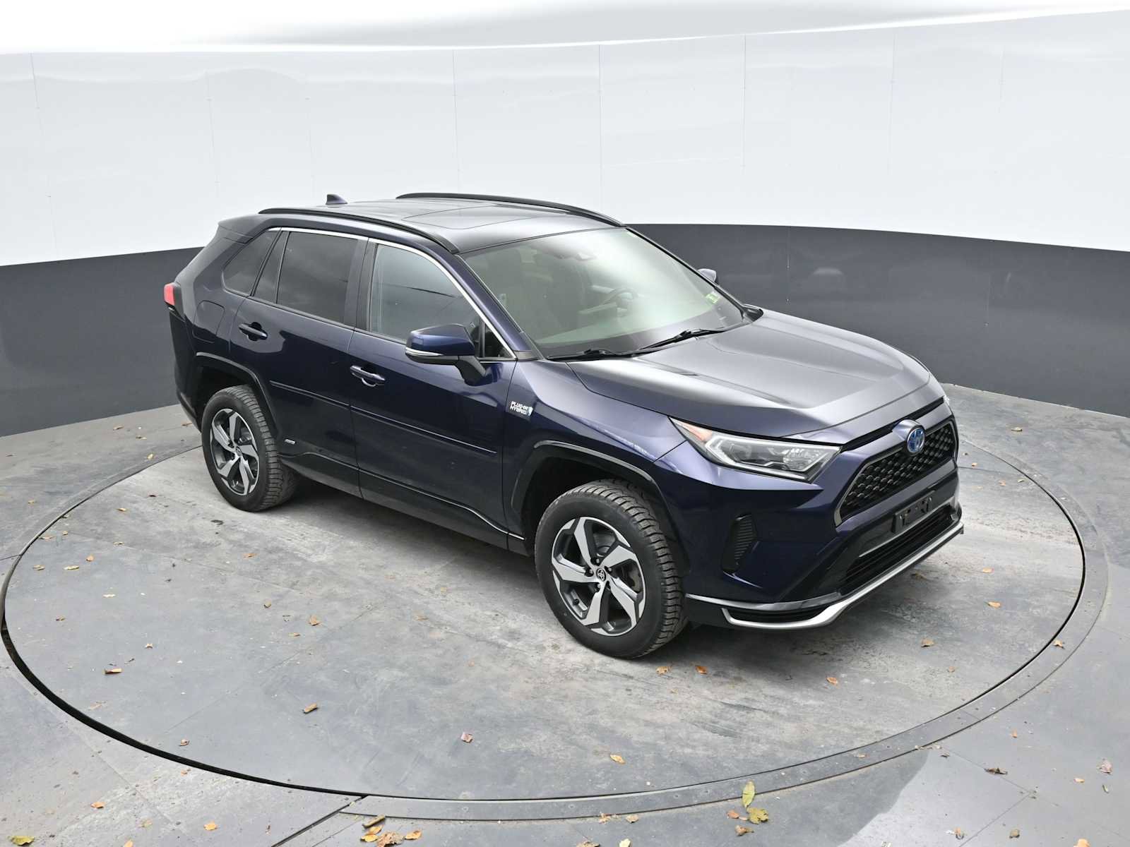 Used 2021 Toyota RAV4 SE w/ Weather & Moonroof Package image 33