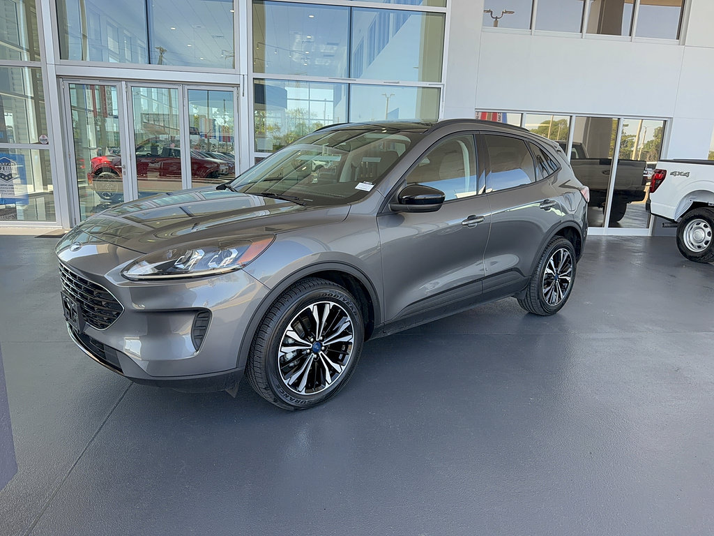 Certified 2022 Ford Escape SE w/ SE Sport Appearance Package AWD/4WD image 2