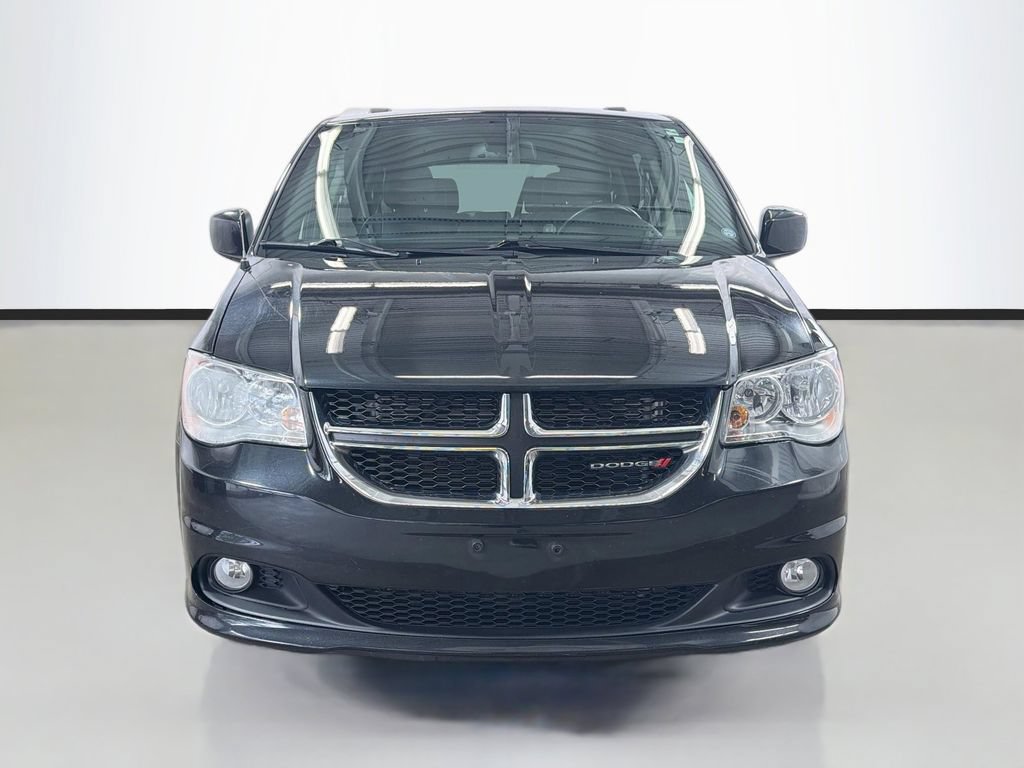 Used 2019 Dodge Grand Caravan SXT FWD image 2