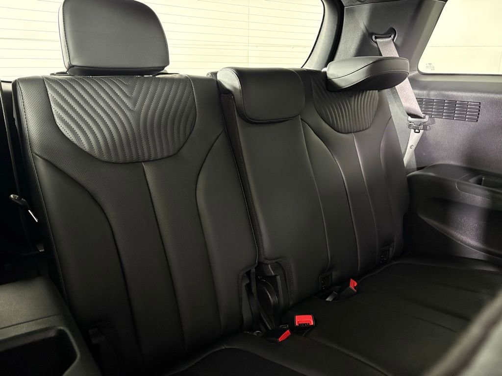 Used 2025 Hyundai Palisade Calligraphy image 18