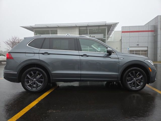 Certified 2024 Volkswagen Tiguan SE image 8