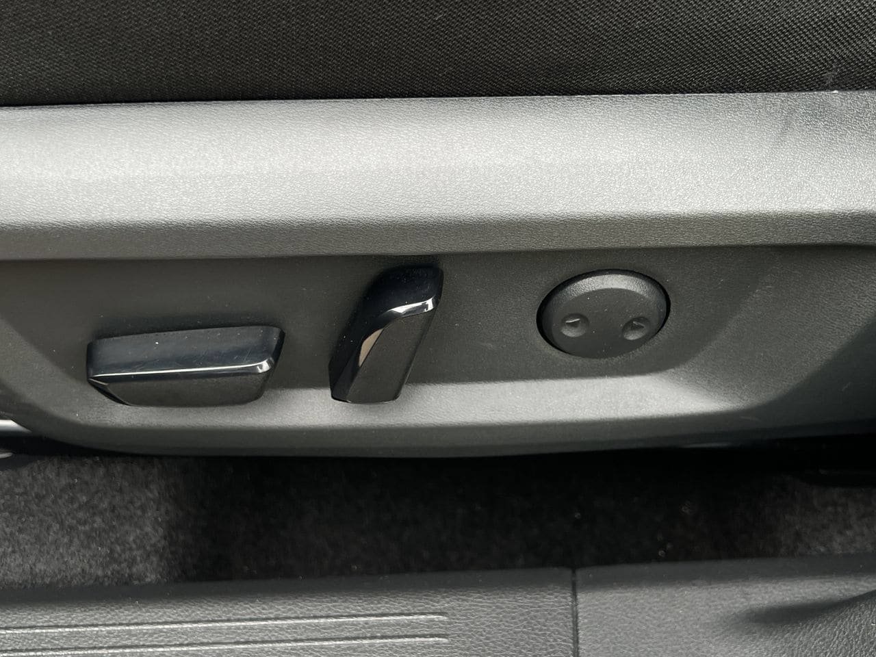 Used 2021 Nissan Rogue SV FWD image 21