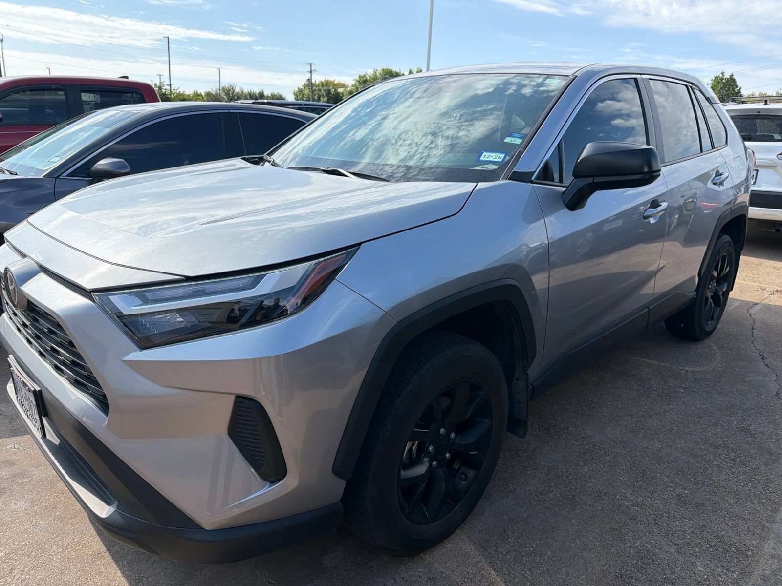 Used 2025 Toyota RAV4 LE FWD video 1