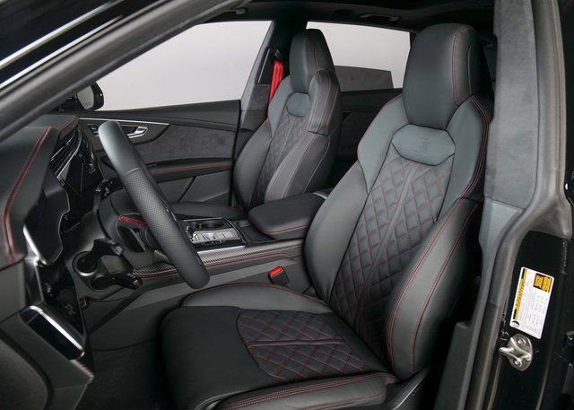 New 2026 Audi SQ8 Prestige image 10