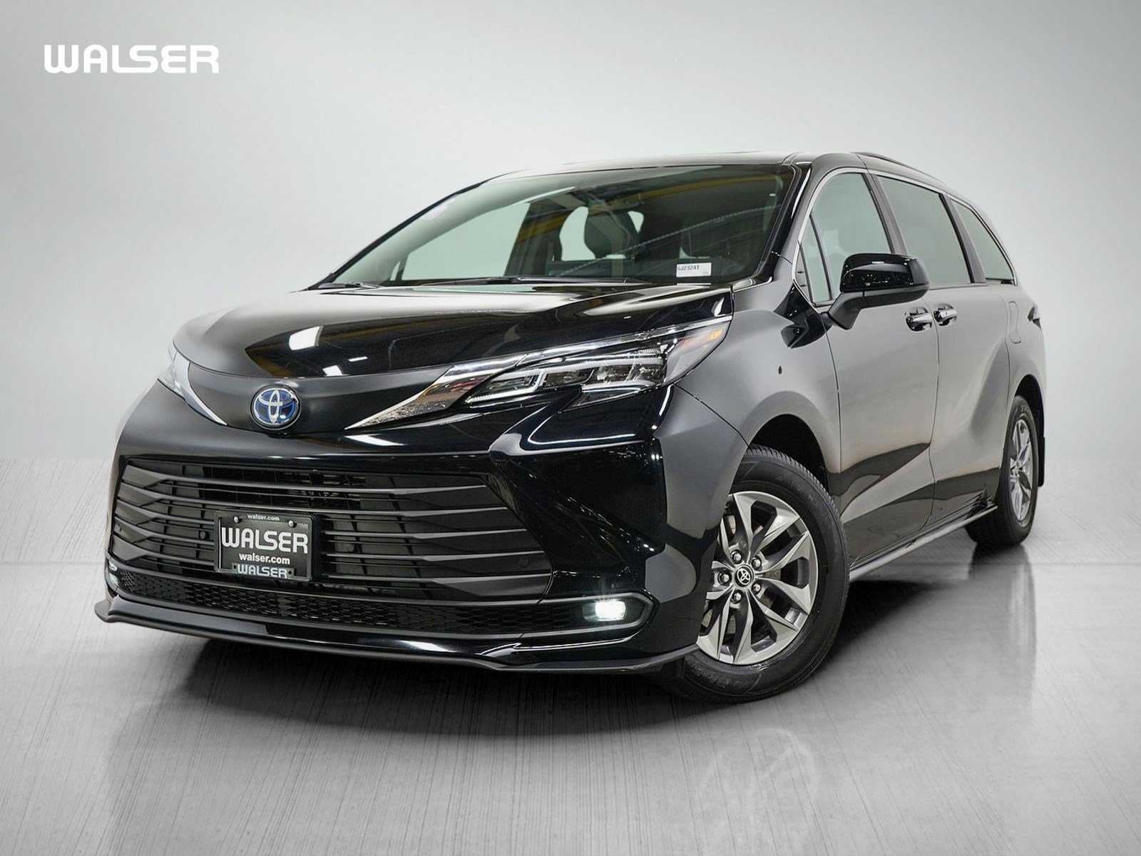 Used 2025 Toyota Sienna XLE w/ XLE Plus Package AWD/4WD video 1