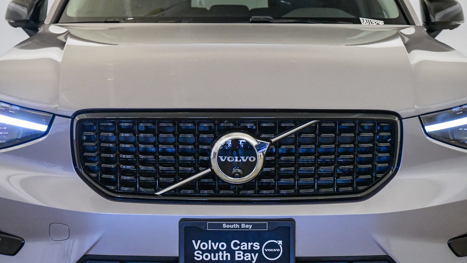 Certified 2026 Volvo XC40 B5 Plus AWD/4WD image 9