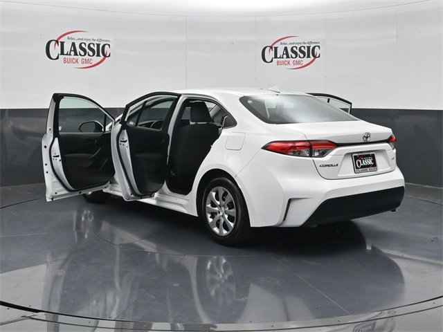 Used 2024 Toyota Corolla LE image 32