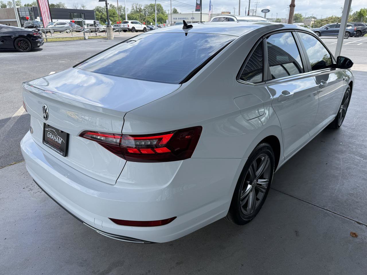 Used 2021 Volkswagen Jetta R-Line FWD image 4