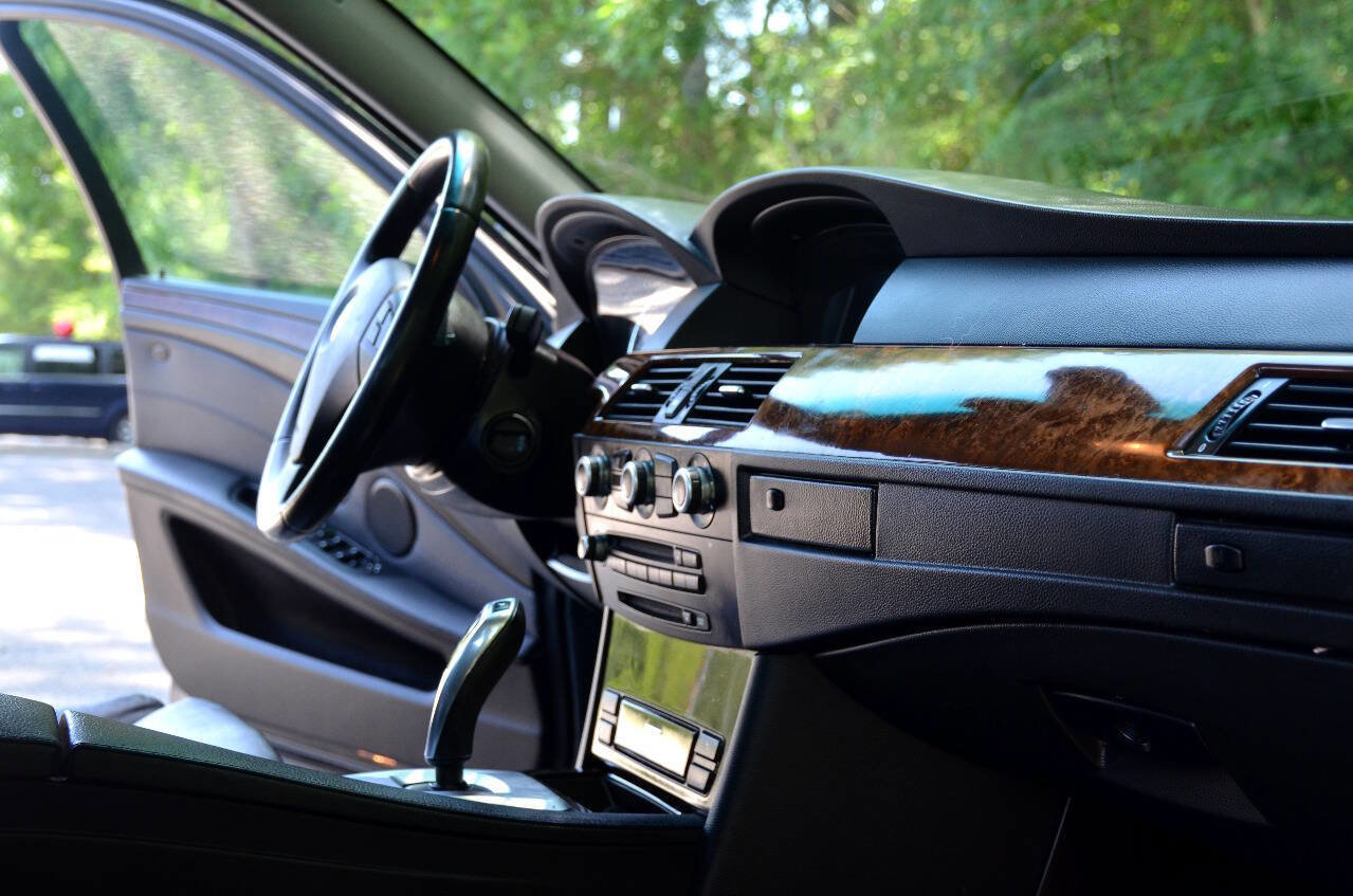 Used 2009 BMW 535i 535i 4dr Sedan image 10