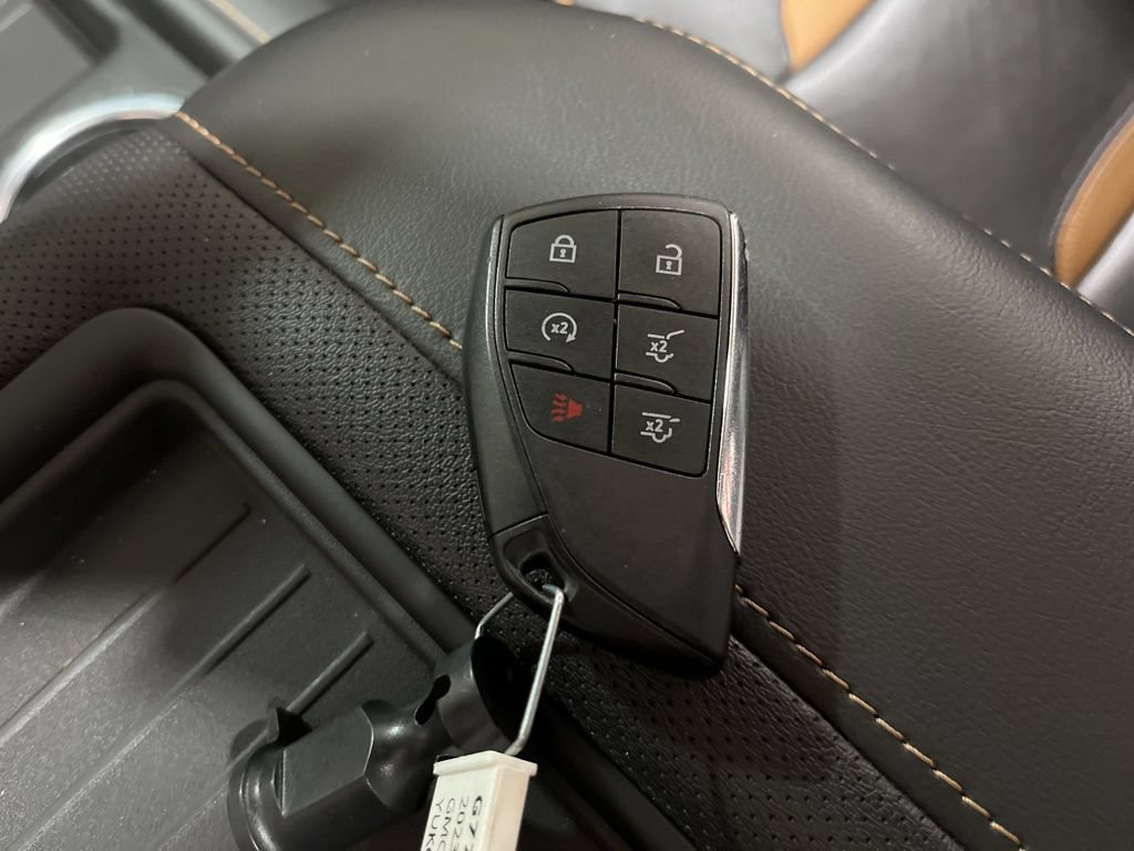 Certified 2023 GMC Yukon AT4 w/ Technology Package AWD/4WD image 34