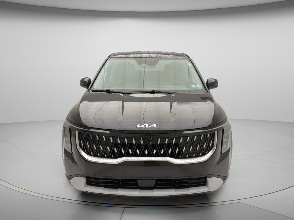Used 2025 Kia Carnival FWD image 2