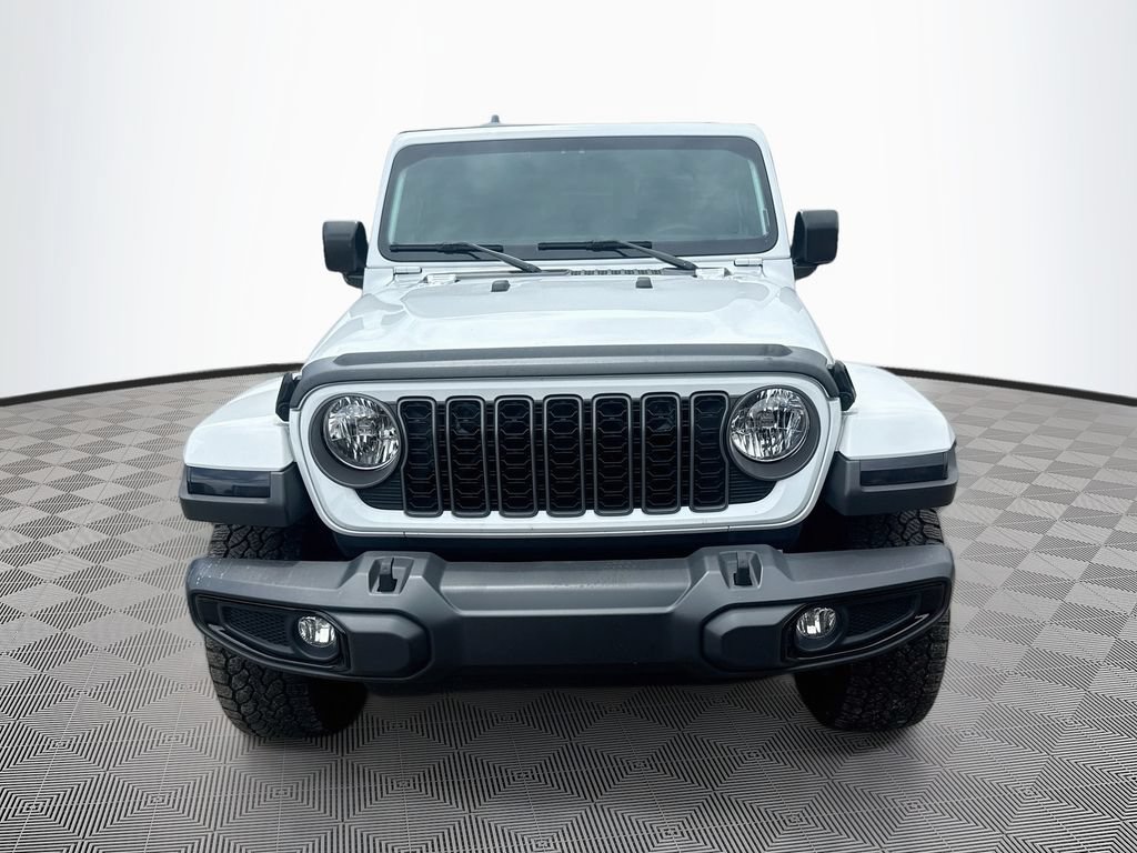 Used 2025 Jeep Gladiator Overland AWD/4WD image 2