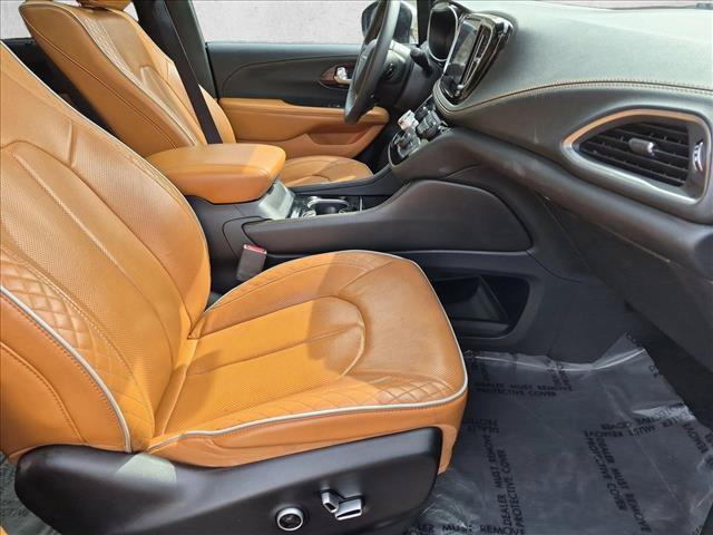 Used 2023 Chrysler Pacifica Pinnacle AWD/4WD image 23